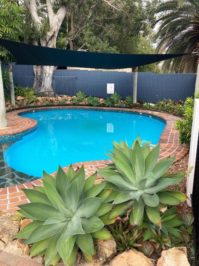 Endeavour Inn Emu Park Esterno foto