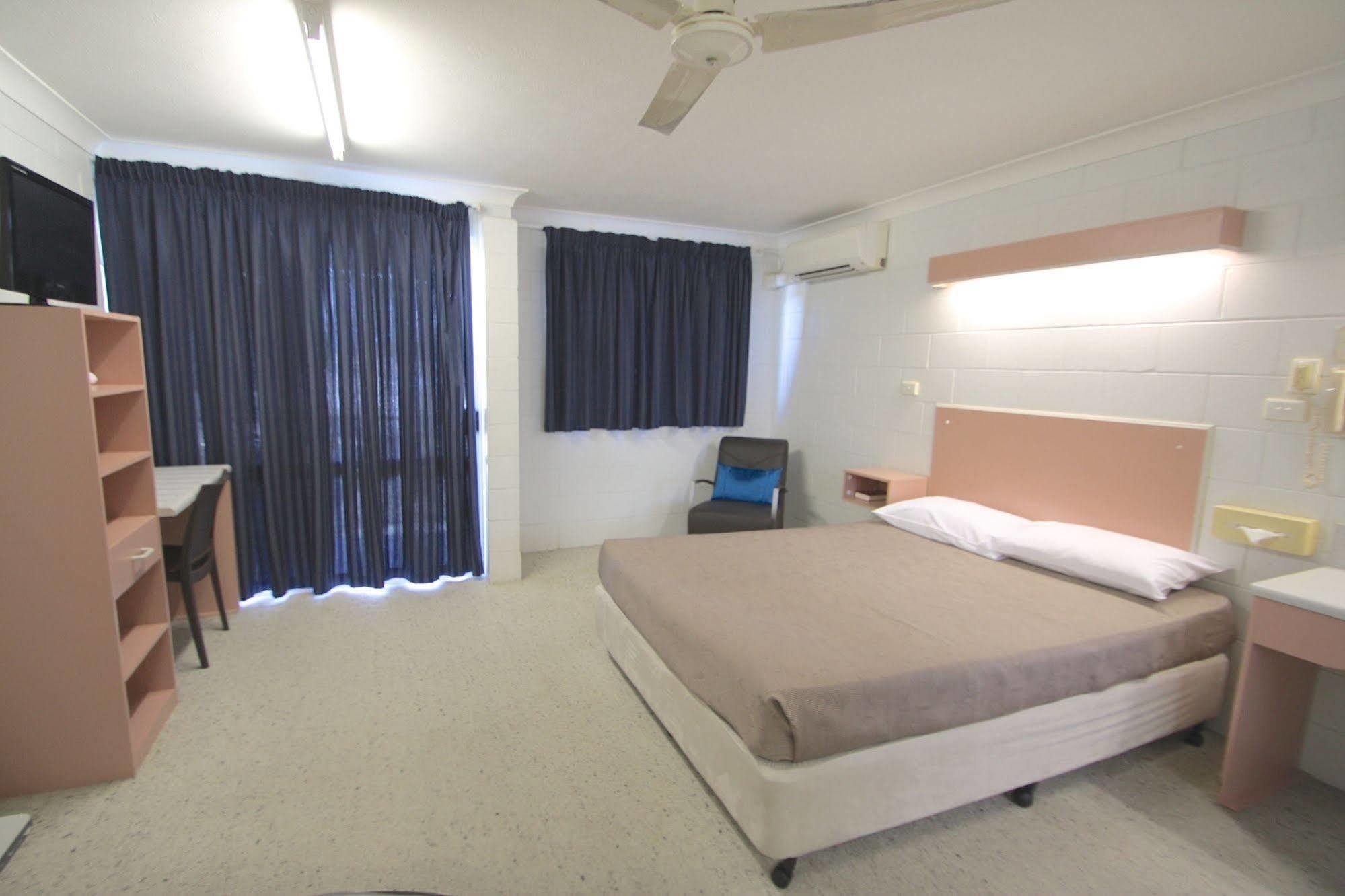Endeavour Inn Emu Park Esterno foto