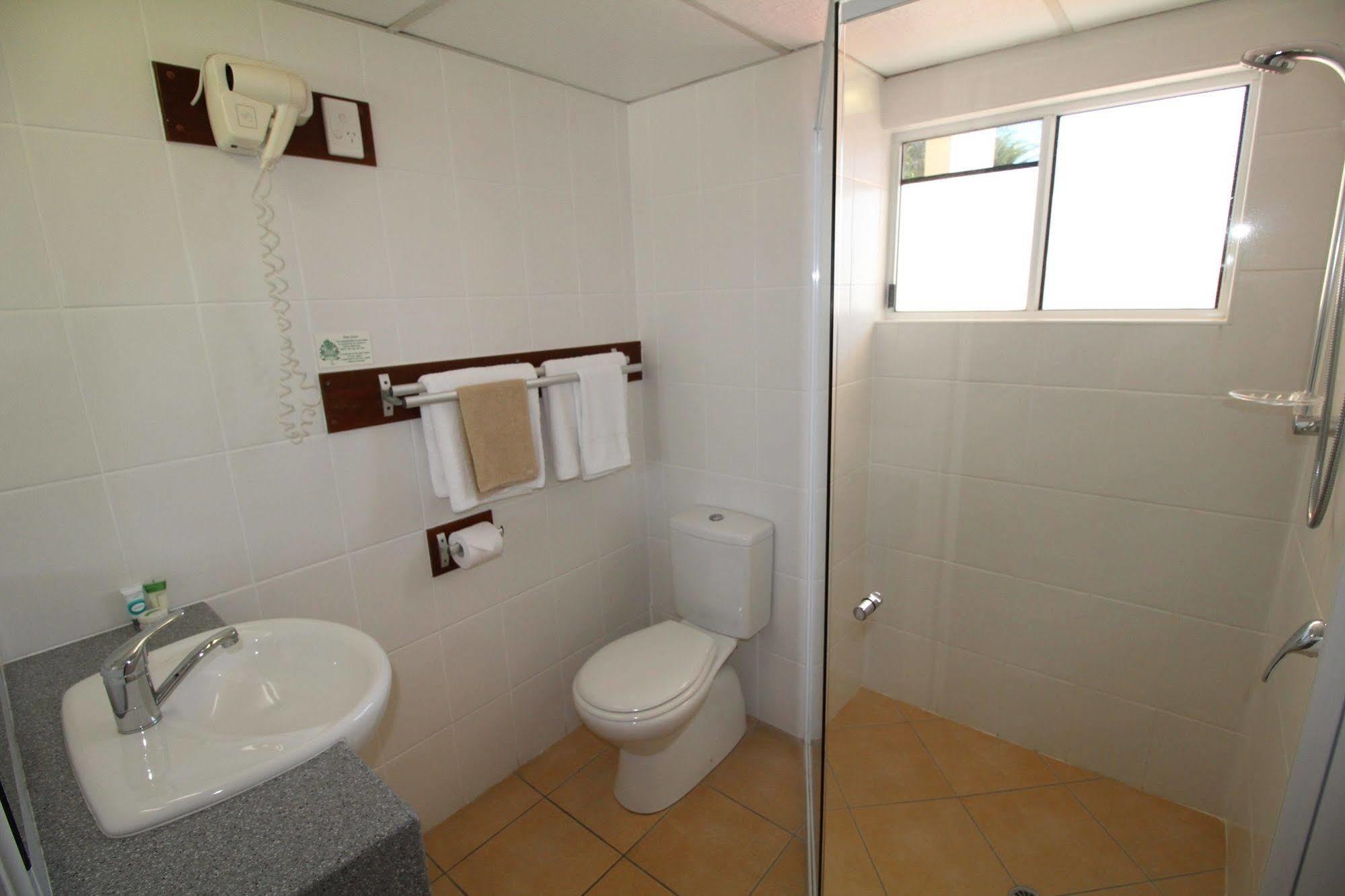 Endeavour Inn Emu Park Esterno foto