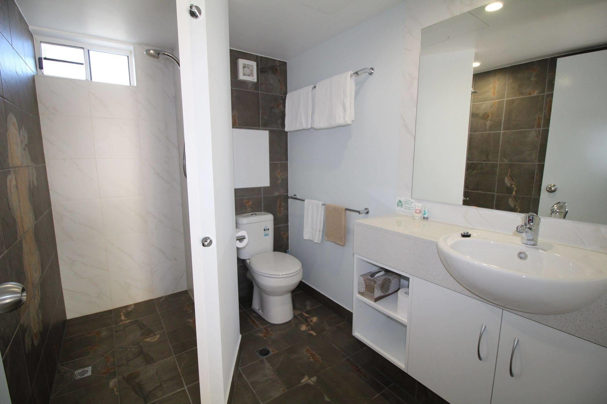 Endeavour Inn Emu Park Esterno foto