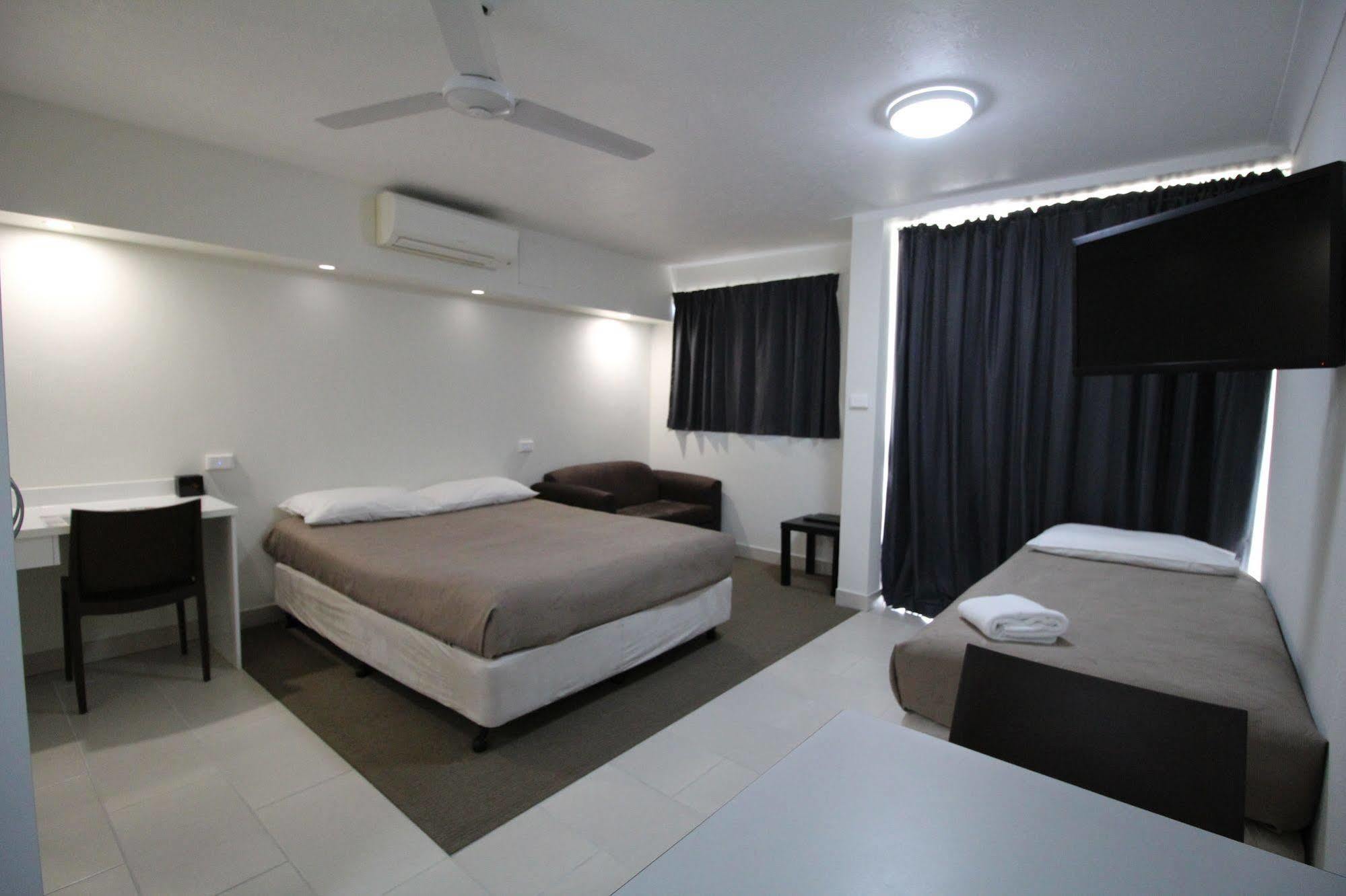 Endeavour Inn Emu Park Esterno foto