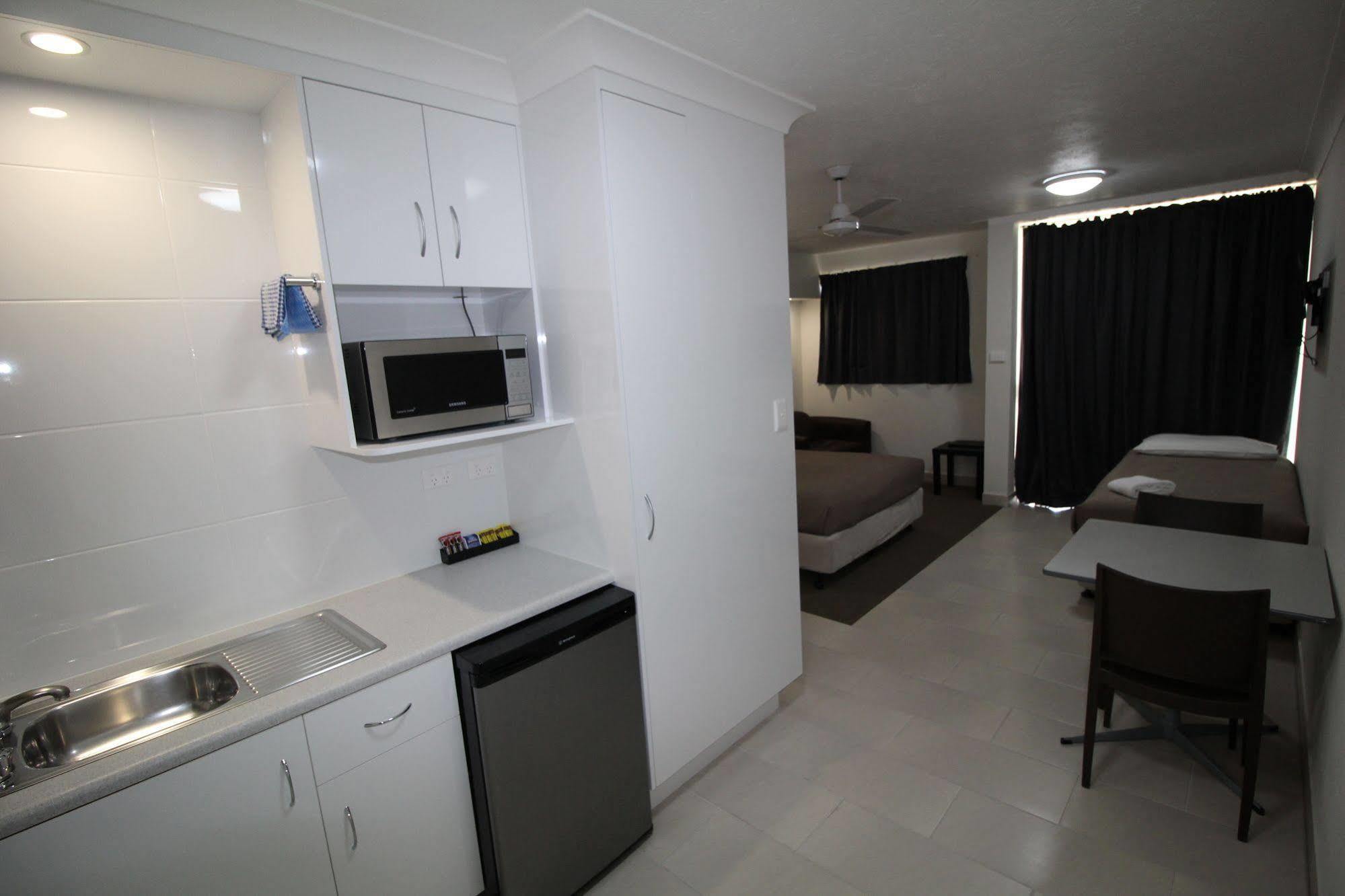 Endeavour Inn Emu Park Esterno foto