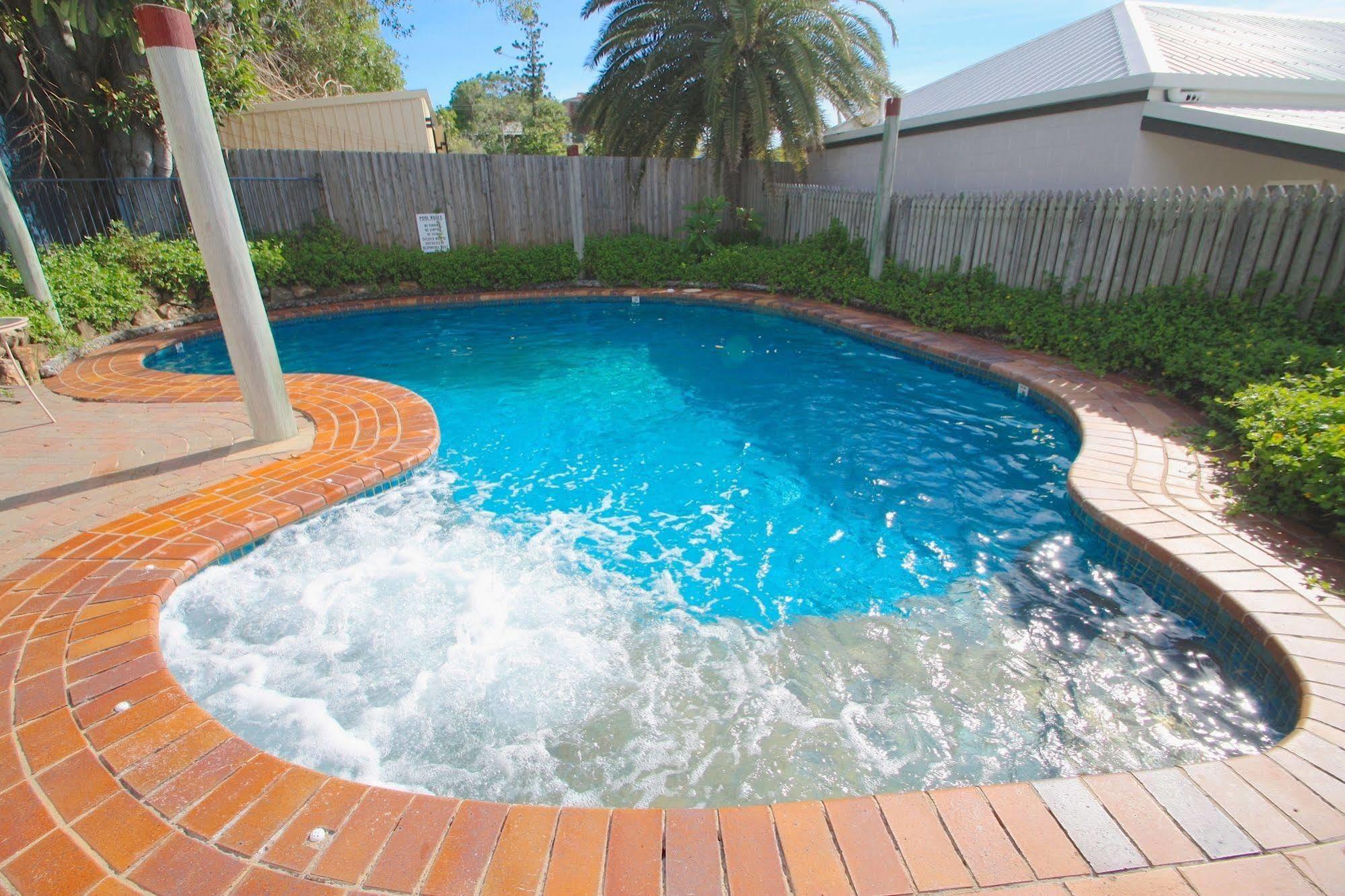 Endeavour Inn Emu Park Esterno foto